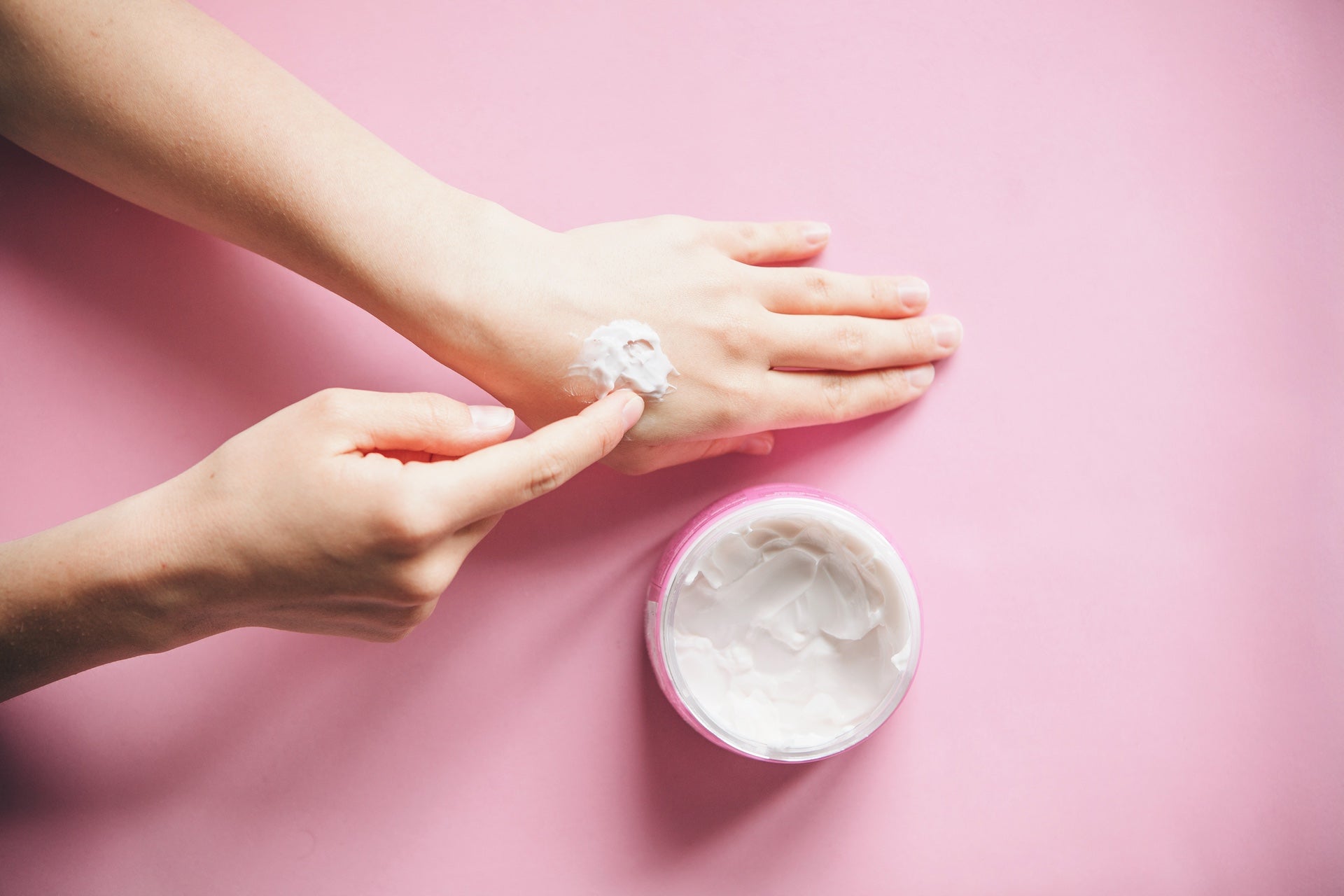 Die versteckte Belastung: Warum Frauen mehr Schadstoffe durch Kosmetik aufnehmen